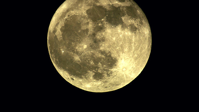 mond1_canstockphoto_278172